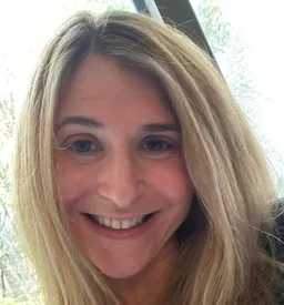 Stephanie Ben-Joseph headshot